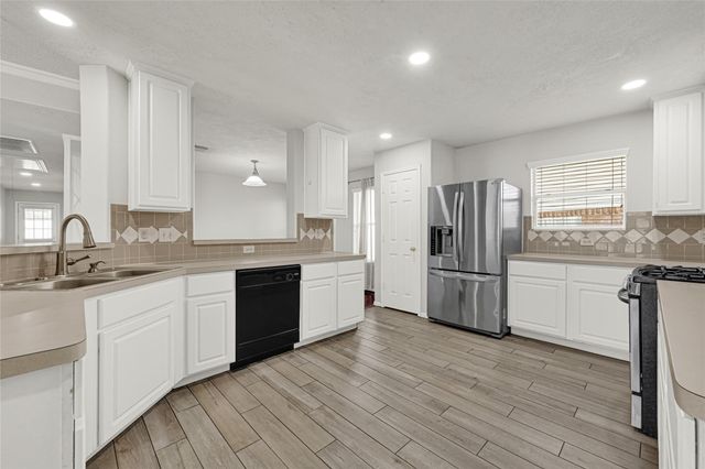 2146 Longwood Drive, Deer Park, TX 77536