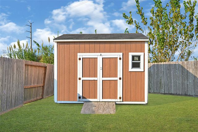2146 Longwood Drive, Deer Park, TX 77536
