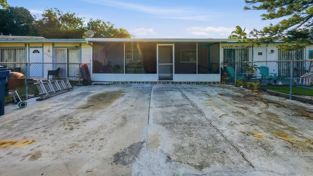 21322 NW 40th Cir Court, Miami Gardens, FL 33055