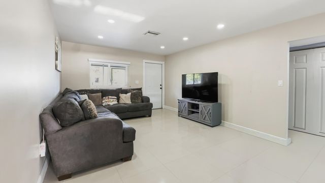21322 NW 40th Cir Court, Miami Gardens, FL 33055
