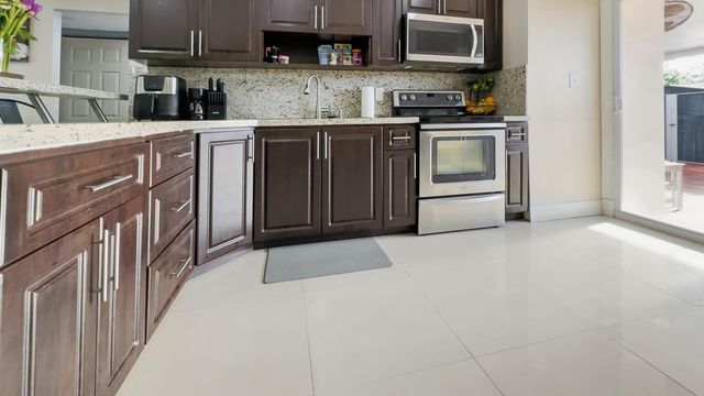 21322 NW 40th Cir Court, Miami Gardens, FL 33055