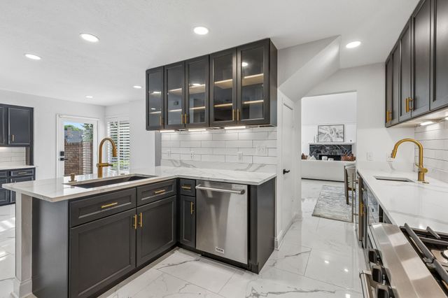 10541 Berry Knoll Drive, Dallas, TX 75230