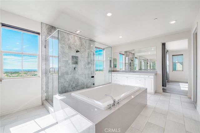 143 Chronology, Irvine, CA 92618