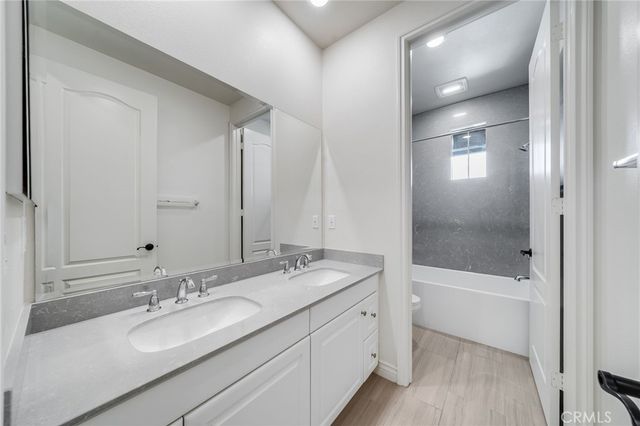 143 Chronology, Irvine, CA 92618