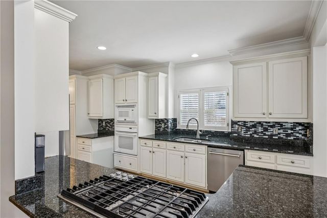 2190 Stephen Long NE Drive, Atlanta, GA 30305