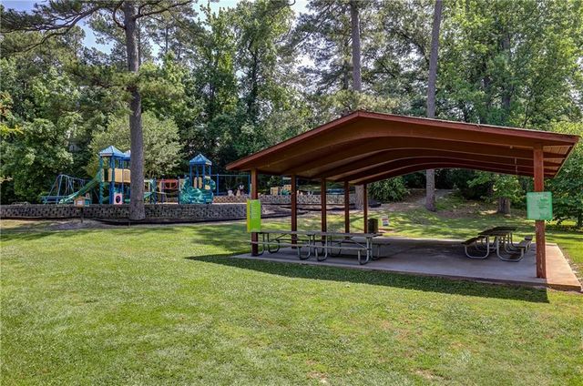 2190 Stephen Long NE Drive, Atlanta, GA 30305