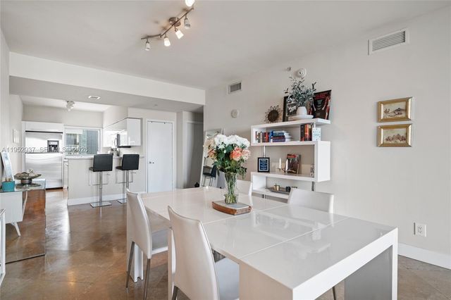 601 NE 36th St 1704, Miami, FL 33137