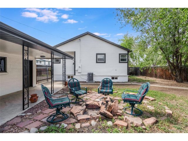 9525 W 11th Ave, Lakewood, CO 80215