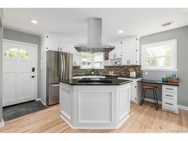 9525 W 11th Ave, Lakewood, CO 80215