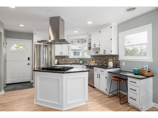 9525 W 11th Ave, Lakewood, CO 80215