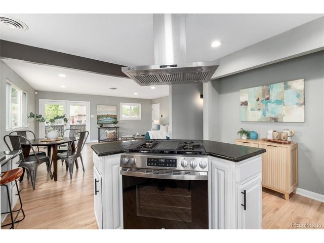 9525 W 11th Ave, Lakewood, CO 80215