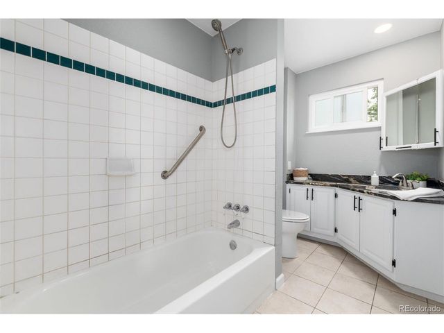 9525 W 11th Ave, Lakewood, CO 80215