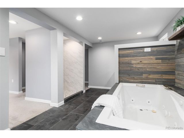 9525 W 11th Ave, Lakewood, CO 80215