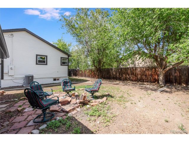 9525 W 11th Ave, Lakewood, CO 80215