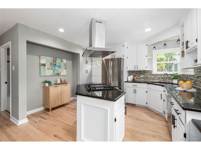 9525 W 11th Ave, Lakewood, CO 80215