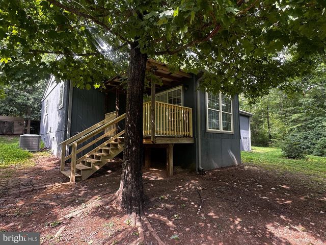 131 POT LUCK RD, Hedgesville, WV 25427