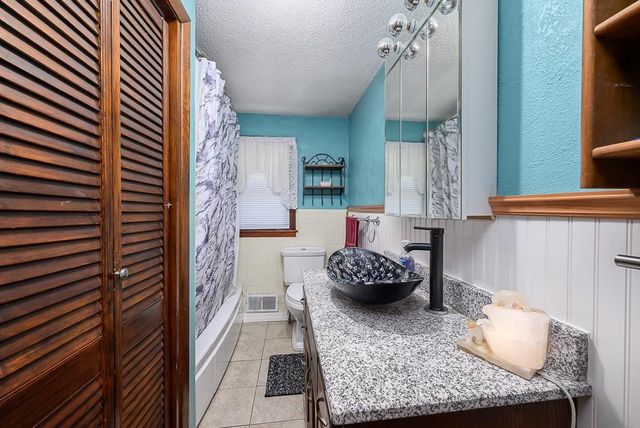 2700 N 75th Terrace, Kansas City, KS 66109