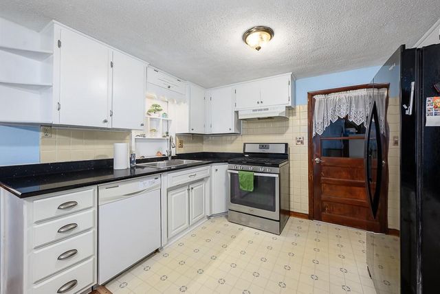 2700 N 75th Terrace, Kansas City, KS 66109