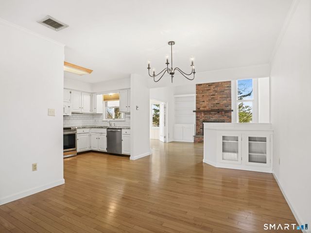 6 Sandgate Circle, Madison, CT 06443