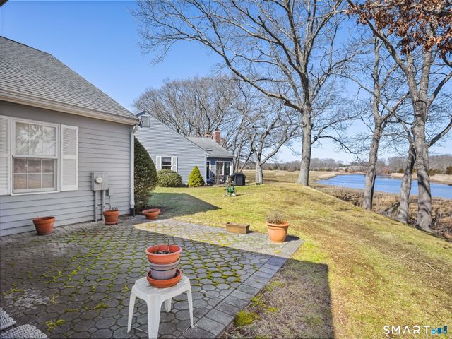 6 Sandgate Circle, Madison, CT 06443