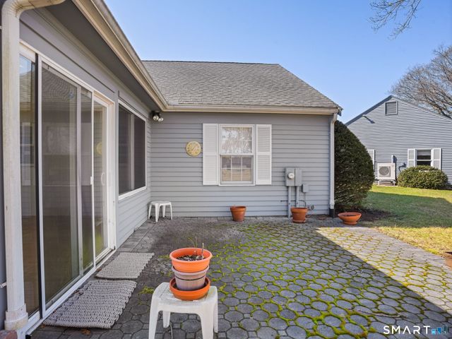 6 Sandgate Circle, Madison, CT 06443