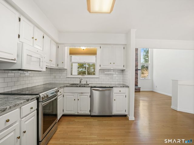 6 Sandgate Circle, Madison, CT 06443