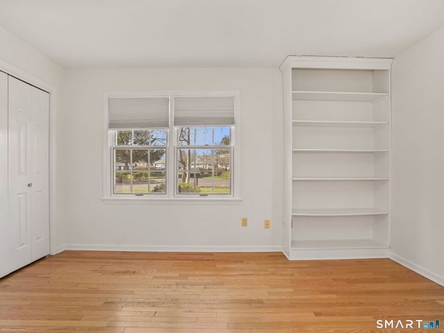 6 Sandgate Circle, Madison, CT 06443