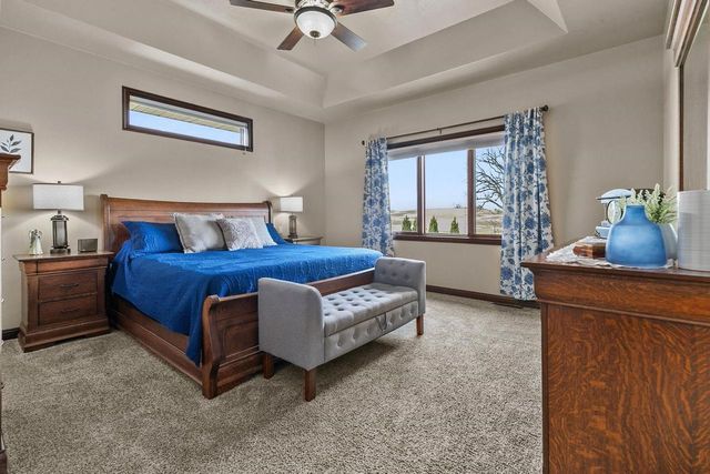 8065 GOLDEN PRIMROSE CIRCLE, Neenah, WI 54956