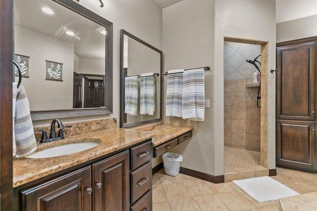 8065 GOLDEN PRIMROSE CIRCLE, Neenah, WI 54956