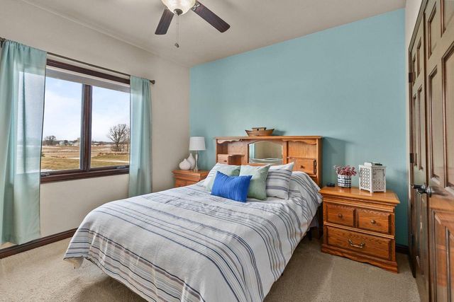 8065 GOLDEN PRIMROSE CIRCLE, Neenah, WI 54956