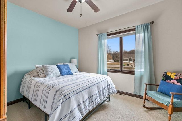 8065 GOLDEN PRIMROSE CIRCLE, Neenah, WI 54956