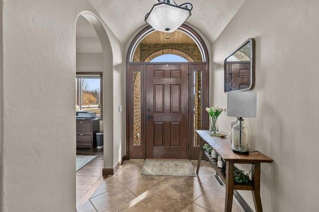 8065 GOLDEN PRIMROSE CIRCLE, Neenah, WI 54956