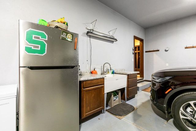 8065 GOLDEN PRIMROSE CIRCLE, Neenah, WI 54956