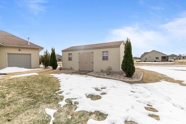 8065 GOLDEN PRIMROSE CIRCLE, Neenah, WI 54956