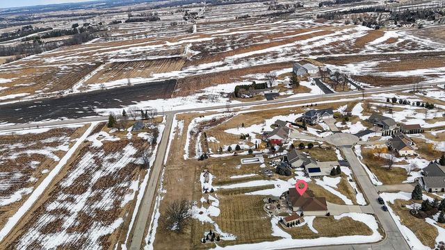 8065 GOLDEN PRIMROSE CIRCLE, Neenah, WI 54956