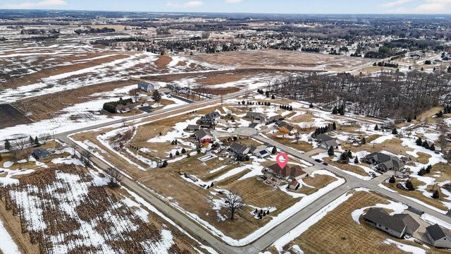8065 GOLDEN PRIMROSE CIRCLE, Neenah, WI 54956