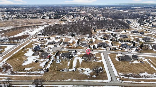 8065 GOLDEN PRIMROSE CIRCLE, Neenah, WI 54956