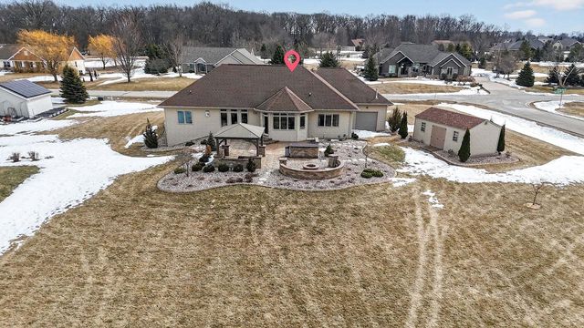 8065 GOLDEN PRIMROSE CIRCLE, Neenah, WI 54956