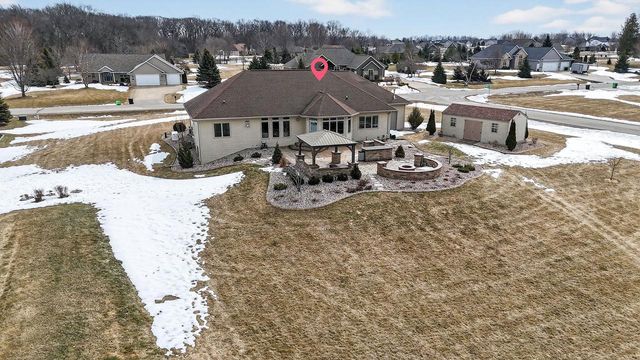 8065 GOLDEN PRIMROSE CIRCLE, Neenah, WI 54956