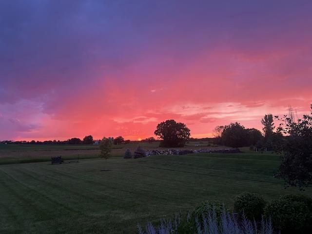 8065 GOLDEN PRIMROSE CIRCLE, Neenah, WI 54956