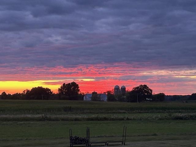 8065 GOLDEN PRIMROSE CIRCLE, Neenah, WI 54956