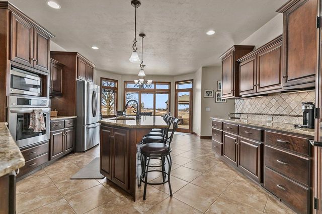 8065 GOLDEN PRIMROSE CIRCLE, Neenah, WI 54956