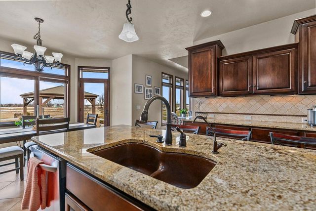 8065 GOLDEN PRIMROSE CIRCLE, Neenah, WI 54956