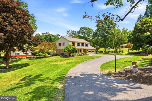 194 MEADOW GLEN LN, Reading, PA 19607