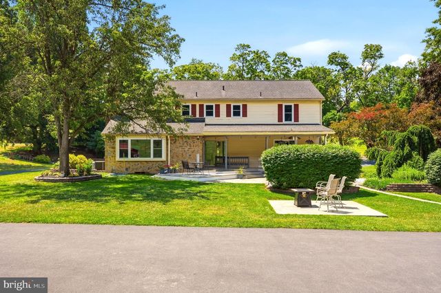 194 MEADOW GLEN LN, Reading, PA 19607