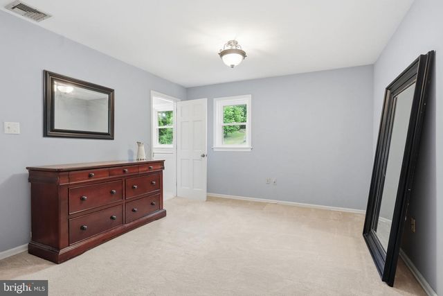 194 MEADOW GLEN LN, Reading, PA 19607
