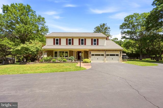 194 MEADOW GLEN LN, Reading, PA 19607