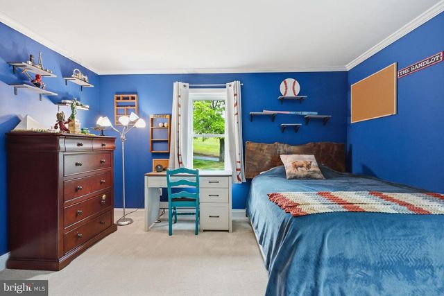 194 MEADOW GLEN LN, Reading, PA 19607