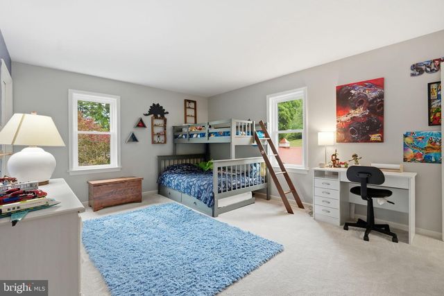 194 MEADOW GLEN LN, Reading, PA 19607
