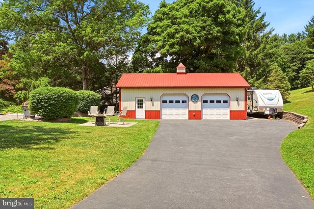 194 MEADOW GLEN LN, Reading, PA 19607